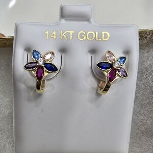 New, beautiful flower-shaped hoop earrings in guaranteed 14k solid Italian gold